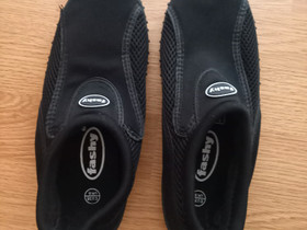 Käyttämättömät neopreenitossut, Uinti ja sukellus, Urheilu ja ulkoilu, Oulu, Tori.fi Käyttämättömät neopreenitossut, Uinti ja sukellus, Urheilu ja ulkoilu, Oulu, Tori.fi