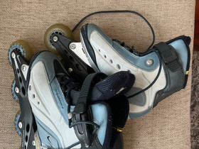Rullaluistimet Nike, Rullaluistelu ja skeittaus, Urheilu ja ulkoilu, Kajaani, Tori.fi Rullaluistimet Nike, Rullaluistelu ja skeittaus, Urheilu ja ulkoilu, Kajaani, Tori.fi