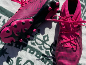 Adidas Nemesis nappikset, Jalkapallo, Urheilu ja ulkoilu, Kontiolahti, Tori.fi Adidas Nemesis nappikset, Jalkapallo, Urheilu ja ulkoilu, Kontiolahti, Tori.fi