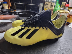 Adidas nappikset 37, Jalkapallo, Urheilu ja ulkoilu, Seinäjoki, Tori.fi Adidas nappikset 37, Jalkapallo, Urheilu ja ulkoilu, Seinäjoki, Tori.fi