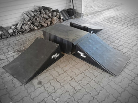 3 muoviramppia ja taso, Rullaluistelu ja skeittaus, Urheilu ja ulkoilu, Muurame, Tori.fi 3 muoviramppia ja taso, Rullaluistelu ja skeittaus, Urheilu ja ulkoilu, Muurame, Tori.fi