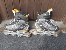 Nike Rullaluistimet koko 42.5, Rullaluistelu ja skeittaus, Urheilu ja ulkoilu, Joensuu, Tori.fi Nike Rullaluistimet koko 42.5, Rullaluistelu ja skeittaus, Urheilu ja ulkoilu, Joensuu, Tori.fi