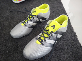 Adidaksen jalkapallokengät 45, Jalkapallo, Urheilu ja ulkoilu, Seinäjoki, Tori.fi Adidaksen jalkapallokengät 45, Jalkapallo, Urheilu ja ulkoilu, Seinäjoki, Tori.fi