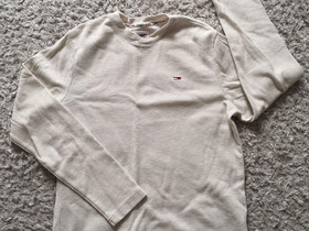 Miesten vaalea Tommy Hilfiger paita, Vaatteet ja kengät, Oulu, Tori.fi Miesten vaalea Tommy Hilfiger paita, Vaatteet ja kengät, Oulu, Tori.fi
