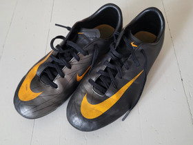 Jalkapallokengät Nike, Jalkapallo, Urheilu ja ulkoilu, Jyväskylä, Tori.fi Jalkapallokengät Nike, Jalkapallo, Urheilu ja ulkoilu, Jyväskylä, Tori.fi