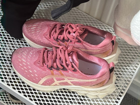 Asics Novablast, Juoksu ja lenkkeily, Urheilu ja ulkoilu, Kemi, Tori.fi Asics Novablast, Juoksu ja lenkkeily, Urheilu ja ulkoilu, Kemi, Tori.fi