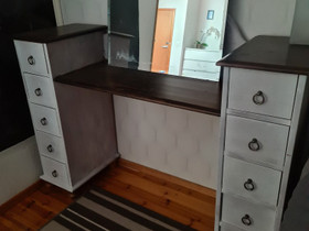 Vanha meikki pöytä., Pöydät ja tuolit, Sisustus ja huonekalut, Kuopio, Tori.fi Vanha meikki pöytä., Pöydät ja tuolit, Sisustus ja huonekalut, Kuopio, Tori.fi