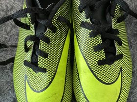Nike nappulakengät koko 32, Jalkapallo, Urheilu ja ulkoilu, Keminmaa, Tori.fi Nike nappulakengät koko 32, Jalkapallo, Urheilu ja ulkoilu, Keminmaa, Tori.fi