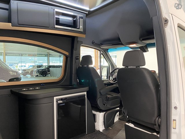 Mercedes-Benz Sprinter 13