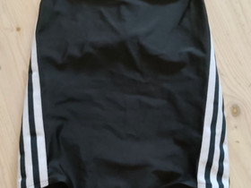 Adidas uimapuku, Varattu, Uinti ja sukellus, Urheilu ja ulkoilu, Ilmajoki, Tori.fi Adidas uimapuku, Varattu, Uinti ja sukellus, Urheilu ja ulkoilu, Ilmajoki, Tori.fi