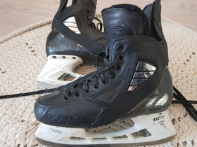 True Pro Custom luistimet EE koko 42, Jääkiekko ja luistelu, Urheilu ja ulkoilu, Kokkola, Tori.fi True Pro Custom luistimet EE koko 42, Jääkiekko ja luistelu, Urheilu ja ulkoilu, Kokkola, Tori.fi