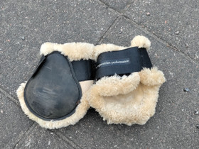 Teddyvuorelliset takasuojat, Muut hevostarvikkeet, Hevoset ja hevosurheilu, Jyväskylä, Tori.fi Teddyvuorelliset takasuojat, Muut hevostarvikkeet, Hevoset ja hevosurheilu, Jyväskylä, Tori.fi