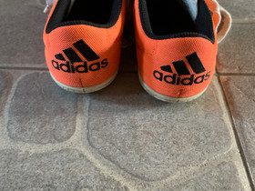 Sisäpelikengät Adidas, Jalkapallo, Urheilu ja ulkoilu, Janakkala, Tori.fi Sisäpelikengät Adidas, Jalkapallo, Urheilu ja ulkoilu, Janakkala, Tori.fi