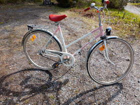 Naisten Polkupyörä, Muut pyörät, Polkupyörät ja pyöräily, Lohja, Tori.fi Naisten Polkupyörä, Muut pyörät, Polkupyörät ja pyöräily, Lohja, Tori.fi