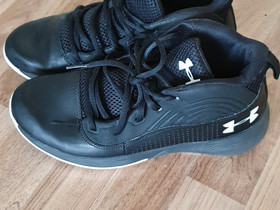 Koriskengät Under Armour, Pallopelit, Urheilu ja ulkoilu, Joensuu, Tori.fi Koriskengät Under Armour, Pallopelit, Urheilu ja ulkoilu, Joensuu, Tori.fi