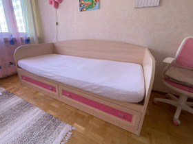 Lasten huonekaluja, Sängyt ja makuuhuone, Sisustus ja huonekalut, Kotka, Tori.fi Lasten huonekaluja, Sängyt ja makuuhuone, Sisustus ja huonekalut, Kotka, Tori.fi