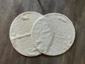 Pyöreät matot 2kpl, Matot ja tekstiilit, Sisustus ja huonekalut, Espoo, Tori.fi Pyöreät matot 2kpl, Matot ja tekstiilit, Sisustus ja huonekalut, Espoo, Tori.fi