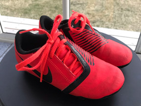 Nike nappulat koko 29,5, Jalkapallo, Urheilu ja ulkoilu, Oulu, Tori.fi Nike nappulat koko 29,5, Jalkapallo, Urheilu ja ulkoilu, Oulu, Tori.fi