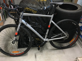 Serious Valparola X Disc Hydro,hopea 57cm, Kilpapyörät, Polkupyörät ja pyöräily, Lahti, Tori.fi Serious Valparola X Disc Hydro,hopea 57cm, Kilpapyörät, Polkupyörät ja pyöräily, Lahti, Tori.fi