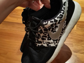 Nike kengät 38, Vaatteet ja kengät, Oulu, Tori.fi Nike kengät 38, Vaatteet ja kengät, Oulu, Tori.fi