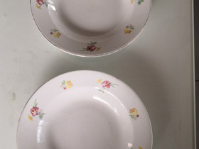 Arabian kaksi lautasta 23 cm, Ruokailuastiat ja aterimet, Keittiötarvikkeet ja astiat, Kuopio, Tori.fi Arabian kaksi lautasta 23 cm, Ruokailuastiat ja aterimet, Keittiötarvikkeet ja astiat, Kuopio, Tori.fi