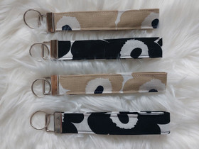 Marimekko kankainen avaimenperä, Muut asusteet, Asusteet ja kellot, Hämeenlinna, Tori.fi Marimekko kankainen avaimenperä, Muut asusteet, Asusteet ja kellot, Hämeenlinna, Tori.fi