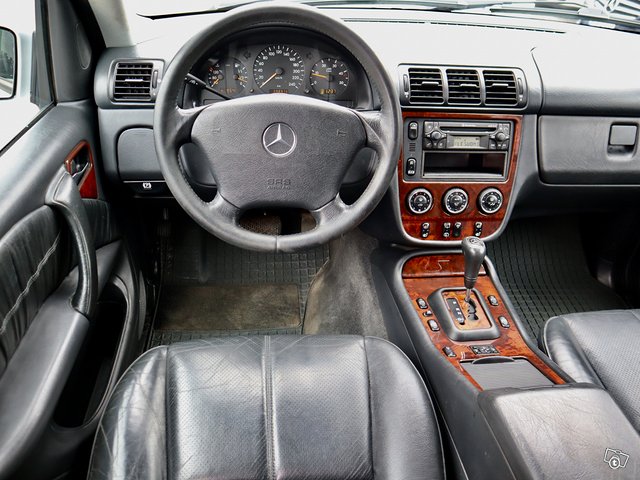 Mercedes-Benz ML 270 CDI 11