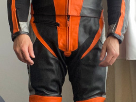 Nahkapuku, Ajoasut, kengät ja kypärät, Mototarvikkeet ja varaosat, Pori, Tori.fi Nahkapuku, Ajoasut, kengät ja kypärät, Mototarvikkeet ja varaosat, Pori, Tori.fi