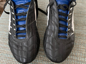 Jalkapallokengät, Umbro, Jalkapallo, Urheilu ja ulkoilu, Kangasala, Tori.fi Jalkapallokengät, Umbro, Jalkapallo, Urheilu ja ulkoilu, Kangasala, Tori.fi