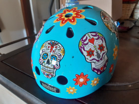Nutcase Sugarskull, Pyörätarvikkeet ja kypärät, Polkupyörät ja pyöräily, Pieksämäki, Tori.fi Nutcase Sugarskull, Pyörätarvikkeet ja kypärät, Polkupyörät ja pyöräily, Pieksämäki, Tori.fi