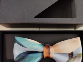 Uhana bowtie-setti, Muut asusteet, Asusteet ja kellot, Ranua, Tori.fi Uhana bowtie-setti, Muut asusteet, Asusteet ja kellot, Ranua, Tori.fi