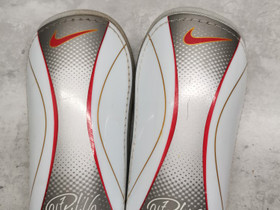 Nike säärisuojat, Jalkapallo, Urheilu ja ulkoilu, Tampere, Tori.fi Nike säärisuojat, Jalkapallo, Urheilu ja ulkoilu, Tampere, Tori.fi