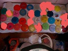 Iso kasa frisbeegolf kiekkoja., Golf, Urheilu ja ulkoilu, Jämsä, Tori.fi Iso kasa frisbeegolf kiekkoja., Golf, Urheilu ja ulkoilu, Jämsä, Tori.fi