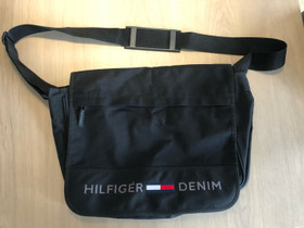Hyväkuntoinen Hilfiger olkalaukku, Laukut ja hatut, Asusteet ja kellot, Helsinki, Tori.fi Hyväkuntoinen Hilfiger olkalaukku, Laukut ja hatut, Asusteet ja kellot, Helsinki, Tori.fi