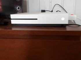 Xbox one s 1Tb, Pelikonsolit ja pelaaminen, Viihde-elektroniikka, Alavieska, Tori.fi Xbox one s 1Tb, Pelikonsolit ja pelaaminen, Viihde-elektroniikka, Alavieska, Tori.fi