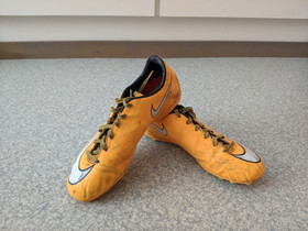 Nike jalkapallokengät, Jalkapallo, Urheilu ja ulkoilu, Tampere, Tori.fi Nike jalkapallokengät, Jalkapallo, Urheilu ja ulkoilu, Tampere, Tori.fi
