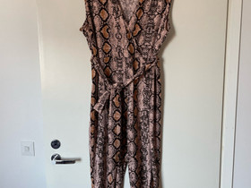 Jumpsuit, Vaatteet ja kengät, Oulu, Tori.fi Jumpsuit, Vaatteet ja kengät, Oulu, Tori.fi