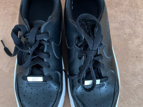 Nike, Vaatteet ja kengät, Oulu, Tori.fi Nike, Vaatteet ja kengät, Oulu, Tori.fi
