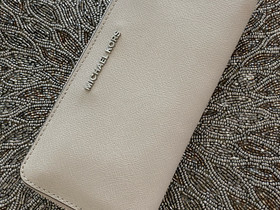 MICHAEL Michael Kors lompakko, Muut asusteet, Asusteet ja kellot, Seinäjoki, Tori.fi MICHAEL Michael Kors lompakko, Muut asusteet, Asusteet ja kellot, Seinäjoki, Tori.fi