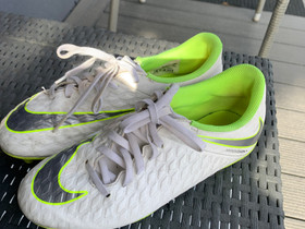 Nike Hypervenom nappikset 38, Pallopelit, Urheilu ja ulkoilu, Nokia, Tori.fi Nike Hypervenom nappikset 38, Pallopelit, Urheilu ja ulkoilu, Nokia, Tori.fi