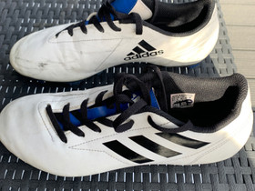 Adidas nappikset 39 1/3, Jalkapallo, Urheilu ja ulkoilu, Nokia, Tori.fi Adidas nappikset 39 1/3, Jalkapallo, Urheilu ja ulkoilu, Nokia, Tori.fi