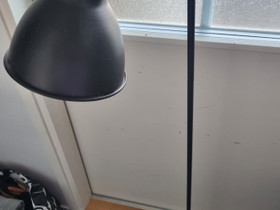 Jalkalamppu, 5e, Valaisimet, Sisustus ja huonekalut, Seinäjoki, Tori.fi Jalkalamppu, 5e, Valaisimet, Sisustus ja huonekalut, Seinäjoki, Tori.fi