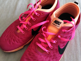 Nike koko 40.5, Juoksu ja lenkkeily, Urheilu ja ulkoilu, Kotka, Tori.fi Nike koko 40.5, Juoksu ja lenkkeily, Urheilu ja ulkoilu, Kotka, Tori.fi