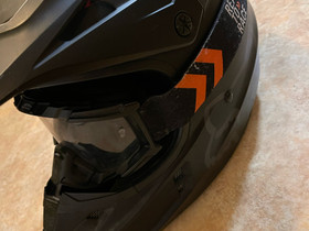 Fox Mattakypärä + KTM ajolasit, Ajoasut, kengät ja kypärät, Mototarvikkeet ja varaosat, Masku, Tori.fi Fox Mattakypärä + KTM ajolasit, Ajoasut, kengät ja kypärät, Mototarvikkeet ja varaosat, Masku, Tori.fi