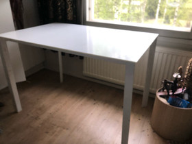 Valkoinen 110cm x 70cm pöytä, Pöydät ja tuolit, Sisustus ja huonekalut, Seinäjoki, Tori.fi