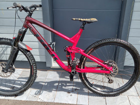 Trek Slash 8, Maastopyörät, Polkupyörät ja pyöräily, Järvenpää, Tori.fi Trek Slash 8, Maastopyörät, Polkupyörät ja pyöräily, Järvenpää, Tori.fi