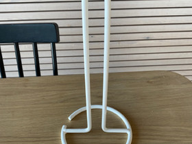 Valkoinen talouspaperiteline, Keittiövälineet, Keittiötarvikkeet ja astiat, Oulu, Tori.fi Valkoinen talouspaperiteline, Keittiövälineet, Keittiötarvikkeet ja astiat, Oulu, Tori.fi