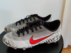 Nike Neymar jalkapallokengät 37,5, Jalkapallo, Urheilu ja ulkoilu, Oulu, Tori.fi Nike Neymar jalkapallokengät 37,5, Jalkapallo, Urheilu ja ulkoilu, Oulu, Tori.fi