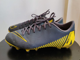 Nike Mercurial jalkapallokengät 38,5, Jalkapallo, Urheilu ja ulkoilu, Oulu, Tori.fi Nike Mercurial jalkapallokengät 38,5, Jalkapallo, Urheilu ja ulkoilu, Oulu, Tori.fi