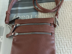 Ruskea olkalaukku, Laukut ja hatut, Asusteet ja kellot, Oulu, Tori.fi Ruskea olkalaukku, Laukut ja hatut, Asusteet ja kellot, Oulu, Tori.fi